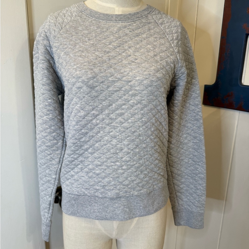 Smith & Rogue Quilted Crewneck Sweatshirt in Light Gray Size S
